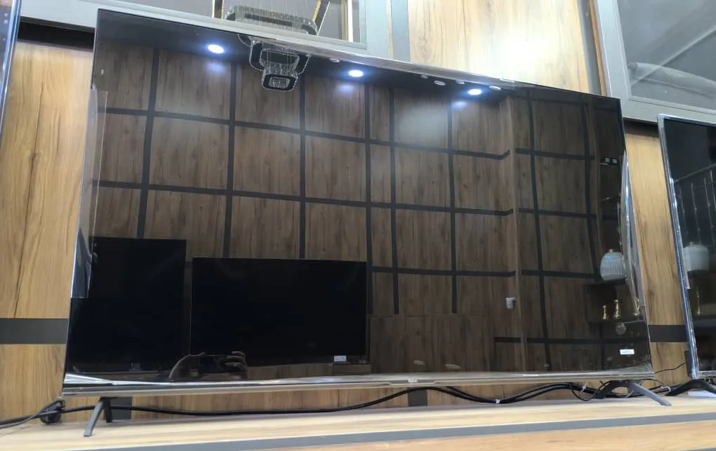 تصویر واقعی تلویزیون 50 اینچ جی پلاس در نمایندگی جی پلاس